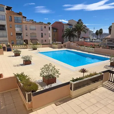 Apartment Centre Port *