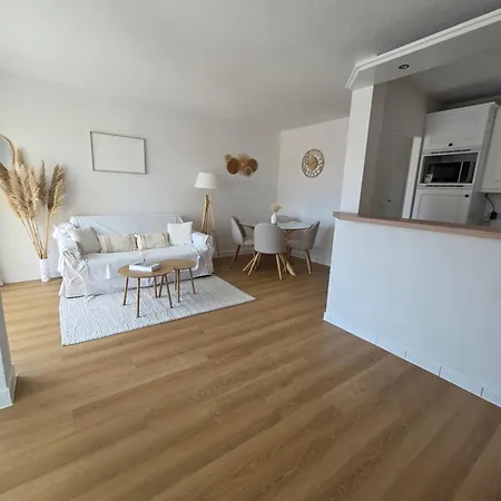 Centre Port Apartment *